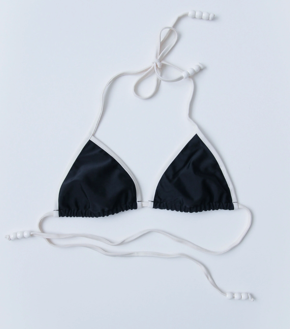 Daphne Top, Ebony